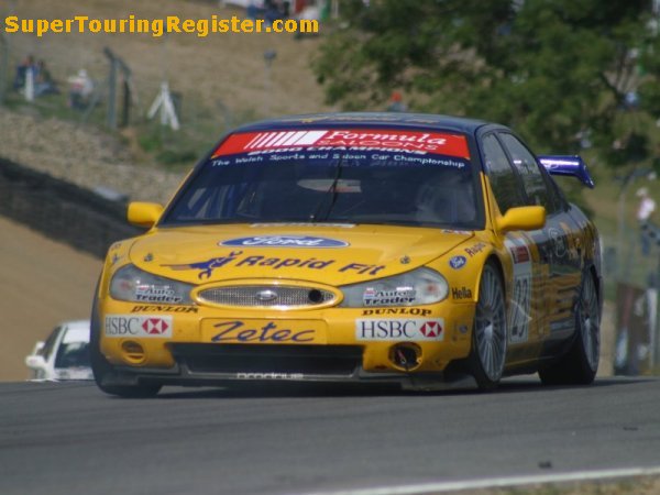 Alvin Powell @ Brands Hatch, Aug 2003